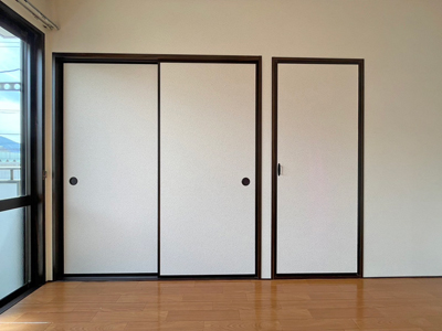 西側　洋室　収納